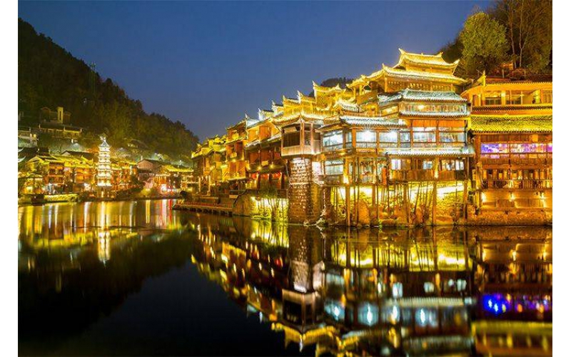 文旅燈光亮化對(duì)夜經(jīng)濟(jì)增長(zhǎng)的重要性你要明白！